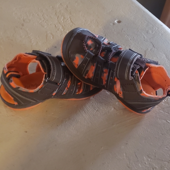 Cat and Jack sandals - Picture 2 of 2